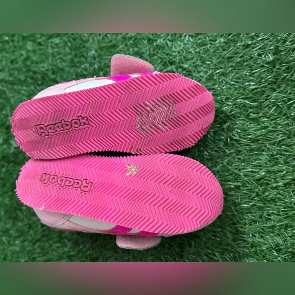 Reebok Kids Sneakers with‎ Pink and Green Floral Design Size 10